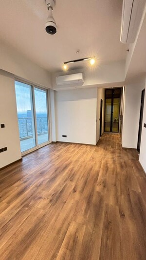 Room in 3.5 BHK Apartment at Mahindra Luminare, Sector 59 – for Rent
