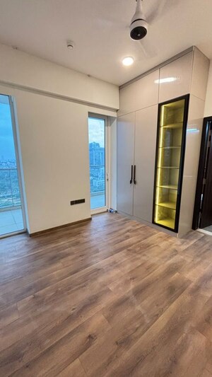 Room in 3.5 BHK Apartment at Mahindra Luminare, Sector 59 – for Rent