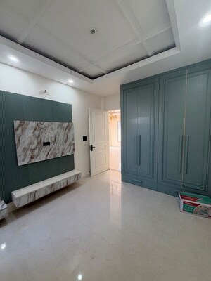 Room in 4 BHK Villa at Sector 123 – for Sale