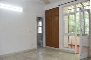 Room in 3 BHK Builder Floor at Malibu Town – for Rent