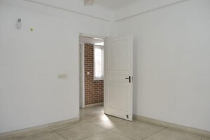 Room in 3 BHK Builder Floor at Malibu Town – for Rent