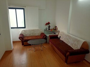 Living Room in 2 BHK Apartment at Tulsibag Society – for Rent
