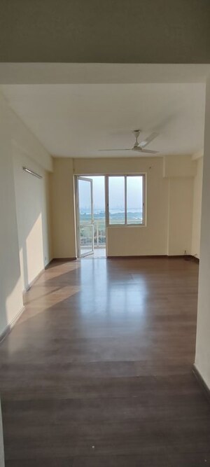 Room in 4 BHK Apartment at M3M Woodshire, Sector 107 – for Rent