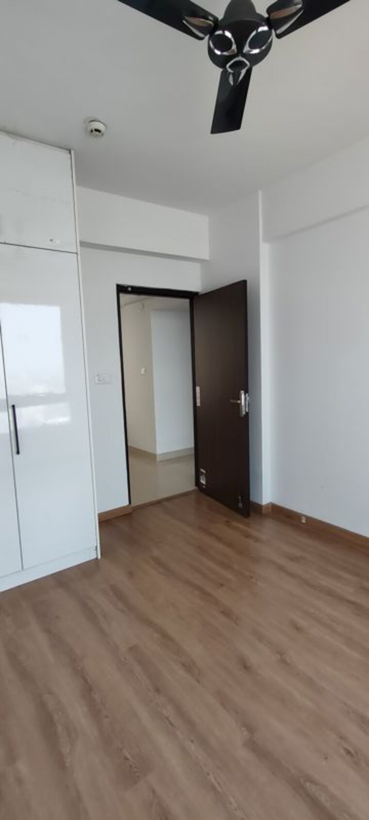 Room, hero-homes-gurgaon 3 Bedroom 1389 Sq.Ft. Apartment In Sector 104 Gurgaon 10794411