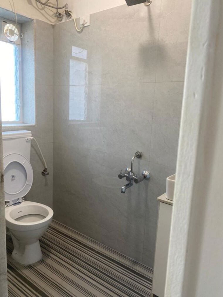 Bathroom, payal-chs-varsova 3 Bedroom 1070 Sq.Ft. Apartment In Versova Mumbai 10794422
