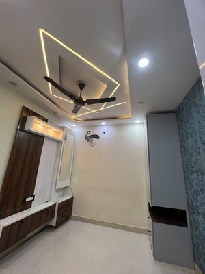Room in 2 BHK Apartment at Nawada – for Rent