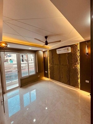 Bedroom in 3 BHK Builder Floor at Mehrauli – for Rent