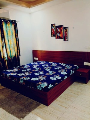 Bedroom in 2 BHK Builder Floor at Sector 52a – for Rent