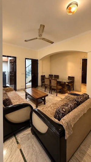 Living Room in 4 BHK Apartment at SS Mayfield Gardens, Sector 51 – for Rent