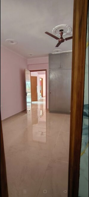Room in 3.5 BHK Apartment at Eldeco Ananda, Sector 48 – for Rent