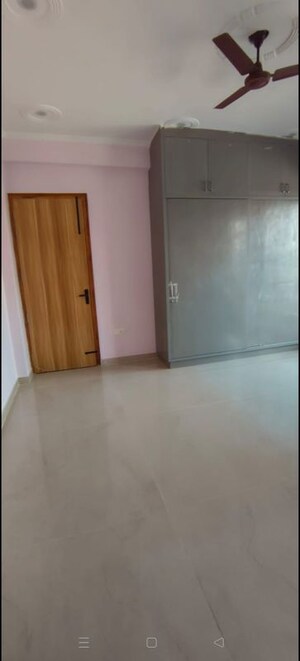 Room in 3.5 BHK Apartment at Eldeco Ananda, Sector 48 – for Rent