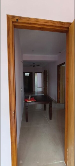 Building Lobby in 3.5 BHK Apartment at Eldeco Ananda, Sector 48 – for Rent