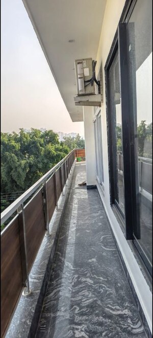 Balcony in 3.5 BHK Apartment at Eldeco Ananda, Sector 48 – for Rent