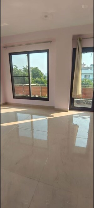 Room in 3.5 BHK Apartment at Eldeco Ananda, Sector 48 – for Rent