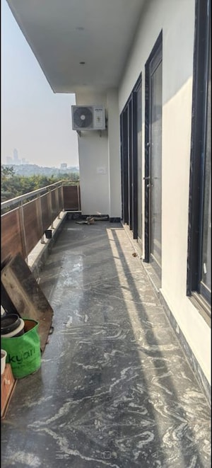 Balcony in 3.5 BHK Apartment at Eldeco Ananda, Sector 48 – for Rent