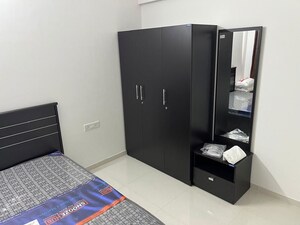 Room in 2 BHK Apartment at Amanora Park Town – for Sale