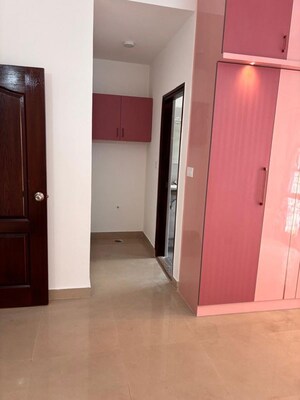 Room in 3 BHK Apartment at Thambuchetty Palya – for Rent