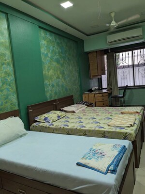 Bedroom in  Pg at Maryland CHS Worli, Worli – for Rent