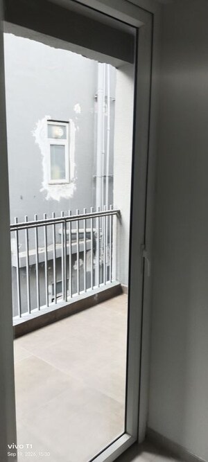 Balcony in 2.5 BHK Builder Floor at Smart World Orchard, Sector 61 – for Rent