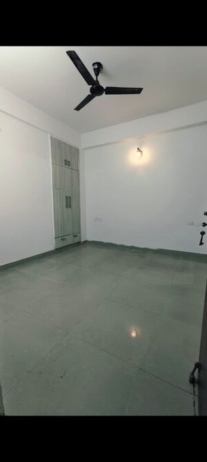 Room in 2 BHK Apartment at Meenal Balmukund Residency, Raj Nagar Extension – for Sale