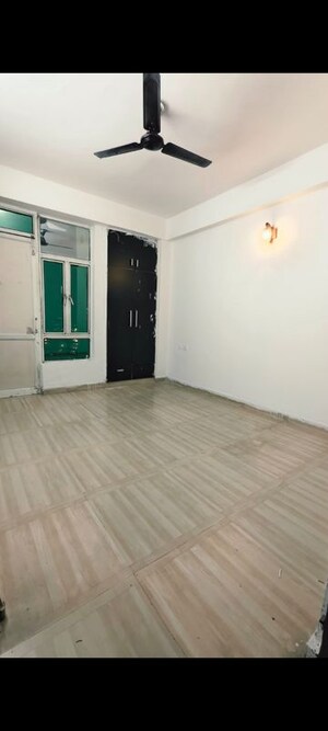Room in 2 BHK Apartment at Meenal Balmukund Residency, Raj Nagar Extension – for Sale