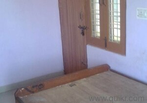 Room in 2 BHK Independent House at Sector 10a – for Rent