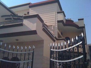 Staircase in 2 BHK Independent House at Sector 10a – for Rent