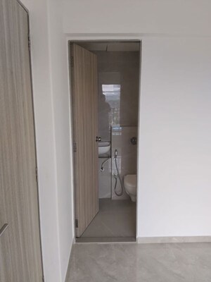 Room in 1 BHK Apartment at Enso Sanza, Kandivali East – for Rent