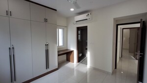 Room in 3 BHK Apartment at Prestige Beverly Hills, Kokapet – for Rent