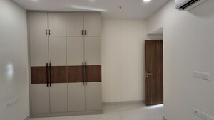 Room in 3 BHK Apartment at Prestige Beverly Hills, Kokapet – for Rent