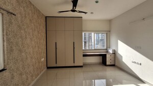 Room in 3 BHK Apartment at Prestige Beverly Hills, Kokapet – for Rent