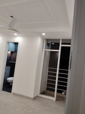 Building Lobby in 4 BHK Builder Floor at Sukhdev Vihar – for Sale