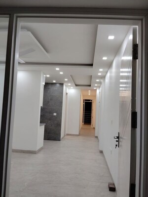 Building Lobby in 4 BHK Builder Floor at Sukhdev Vihar – for Sale