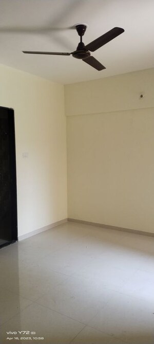 Room in 2 BHK Apartment at Vedant Kingston Atlantis, Nibm Annexe – for Rent