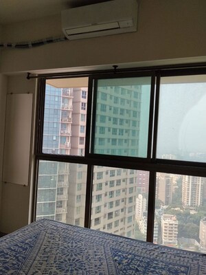 Room in 2 BHK Apartment at Sheth Auris Bliss, Malad West – for Rent