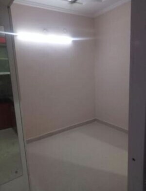 Room in 1 BHK Independent House at Shri Vinayaka Beta Plaza, Beta I Greater Noida – for Rent