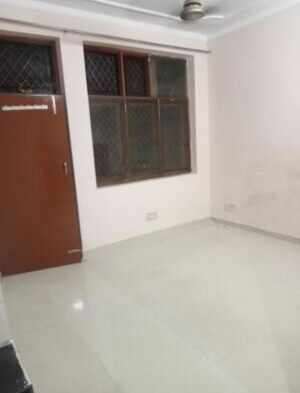 Room in 1 BHK Independent House at Shri Vinayaka Beta Plaza, Beta I Greater Noida – for Rent