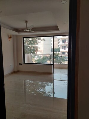 Room in 3 BHK Independent House at Sector 7 – for Rent