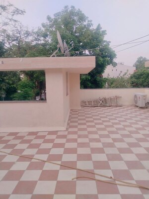 Balcony in 5 BHK Villa at Sector 50 – for Rent