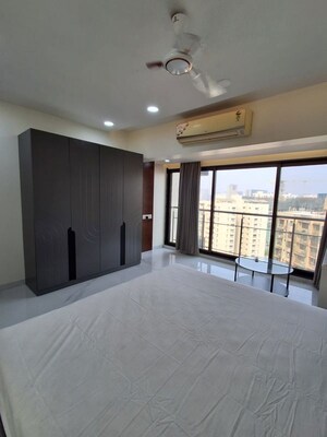 3 BHK Apartment For Rent in Kumar Buena Vista, Bandra East