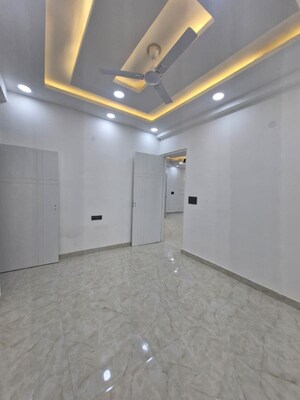 Room in 3 BHK Builder Floor at Sector 43 – for Sale