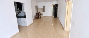 Room in 4 BHK Apartment at Gaur Atulyam, Omicron I Greater Noida – for Rent