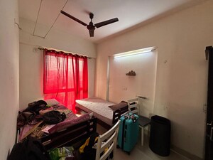 Room in  Pg at Aspen Park, Goregaon East – for Rent