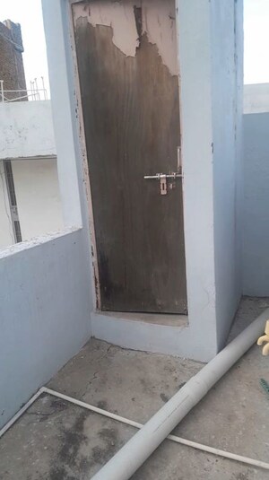 Room in  Shop at Avantika – for Rent