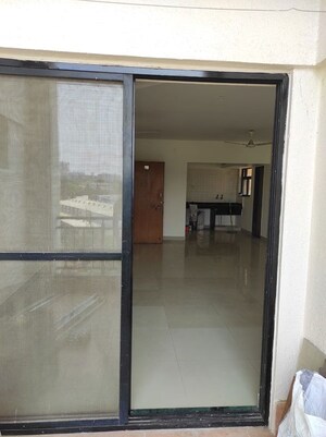 Room in 2 BHK Apartment at BU Bhandari Acolade, Kharadi – for Rent
