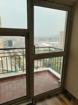 Room in 2 BHK Apartment at Aims Golf Avenue I, Sector 75 – for Rent