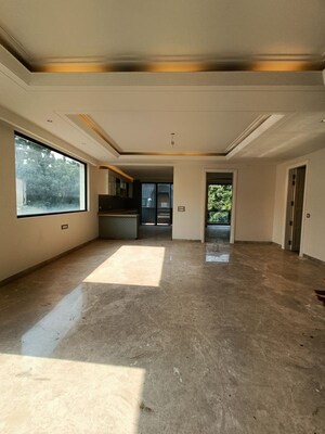 Room in 3 BHK Builder Floor at Pitampura – for Sale