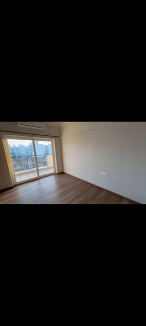 Room in 3 BHK Apartment at Central Park Flower Valley, Sohna Sector 33 – for Sale