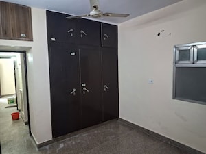 3 BHK Builder Floor For Rent in Rohini Sector 3