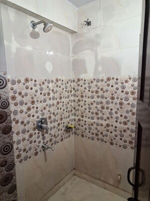 Bathroom in 3 BHK Builder Floor at Rohini Sector 3 – for Rent